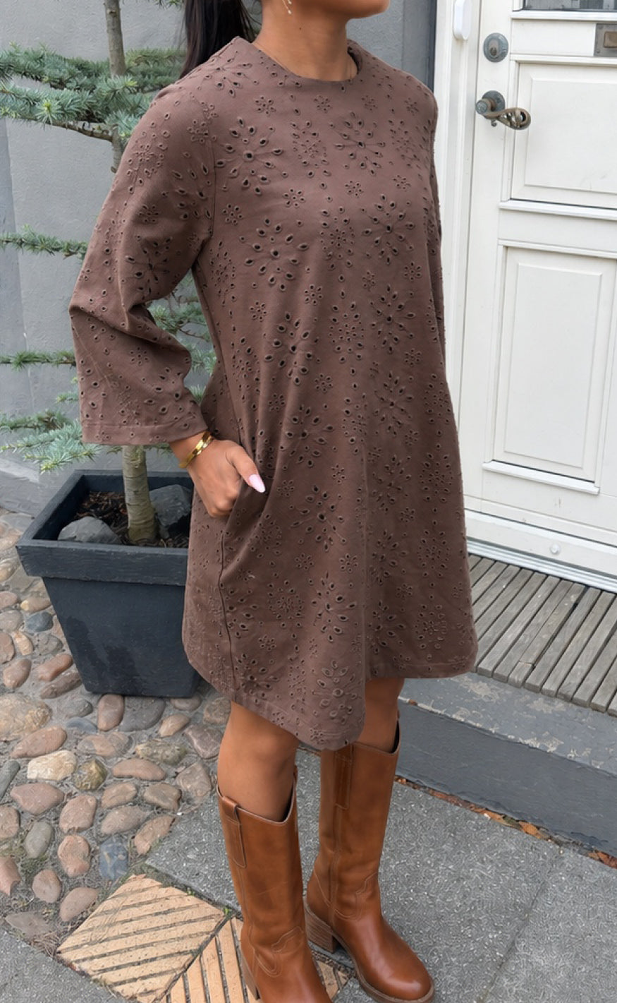 Say INA Copenhagen Kjole - Blake - Brown w. Embroidery