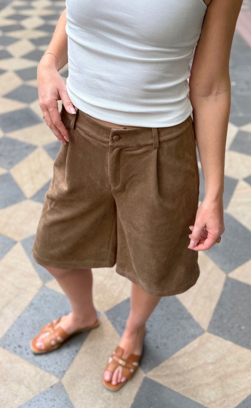 Say INA Copenhagen Shorts - Kathi Suede - Camel