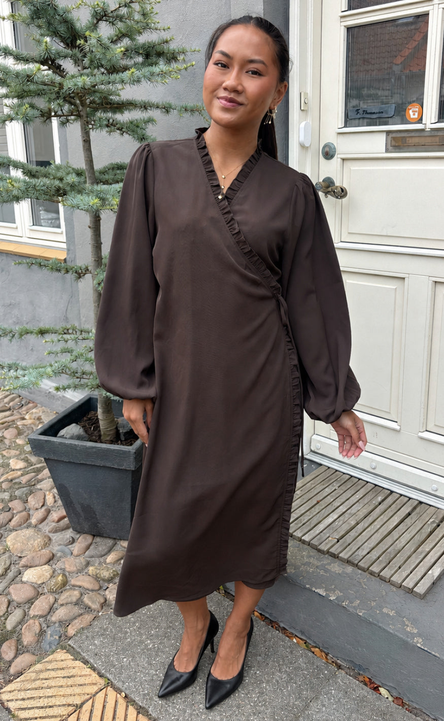 Say INA Copenhagen Kjole - Catja Wrap - Dark Brown