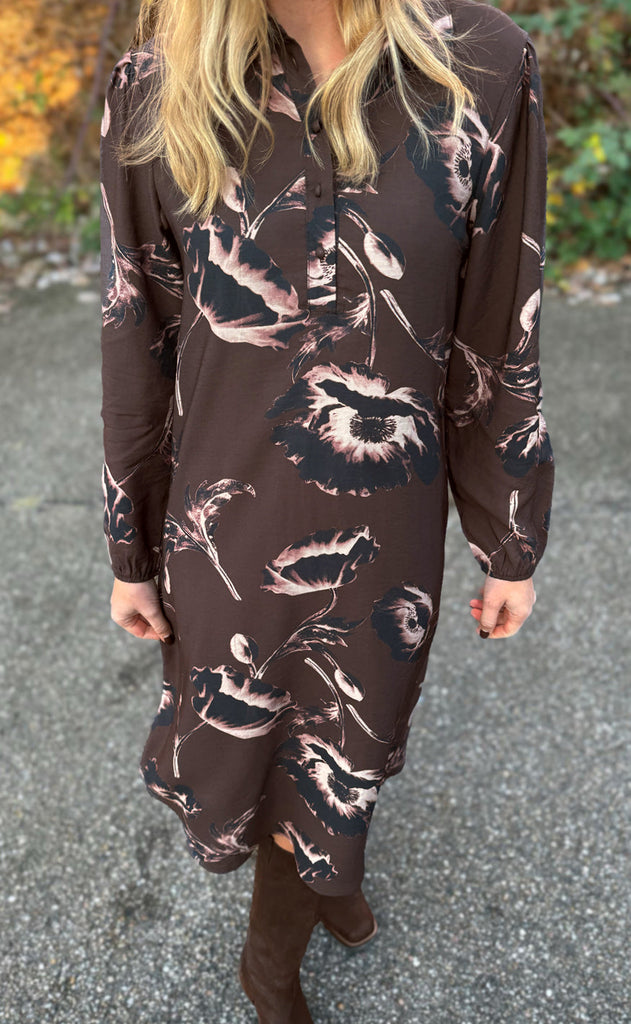 Say INA Copenhagen Kjole - Celeste LS - Dark Brown Flowers