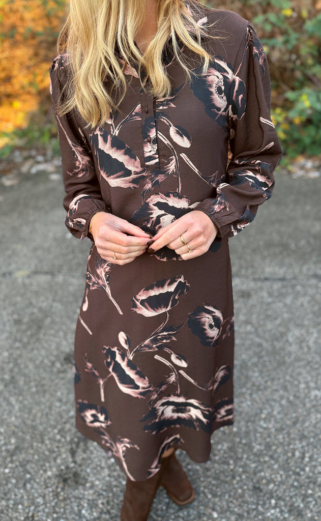 Say INA Copenhagen Kjole - Celeste LS - Dark Brown Flowers