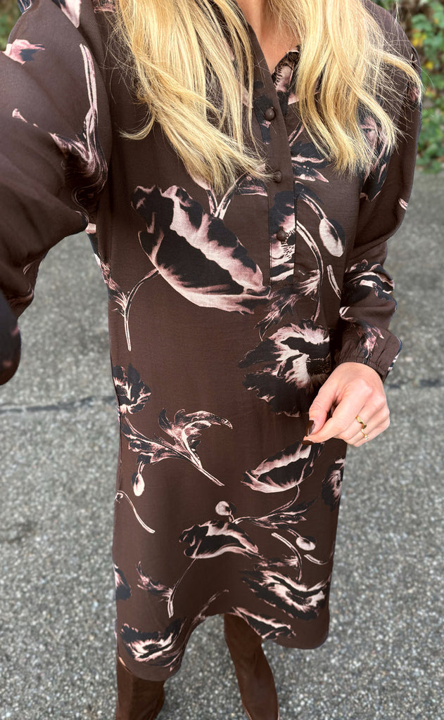 Say INA Copenhagen Kjole - Celeste LS - Dark Brown Flowers