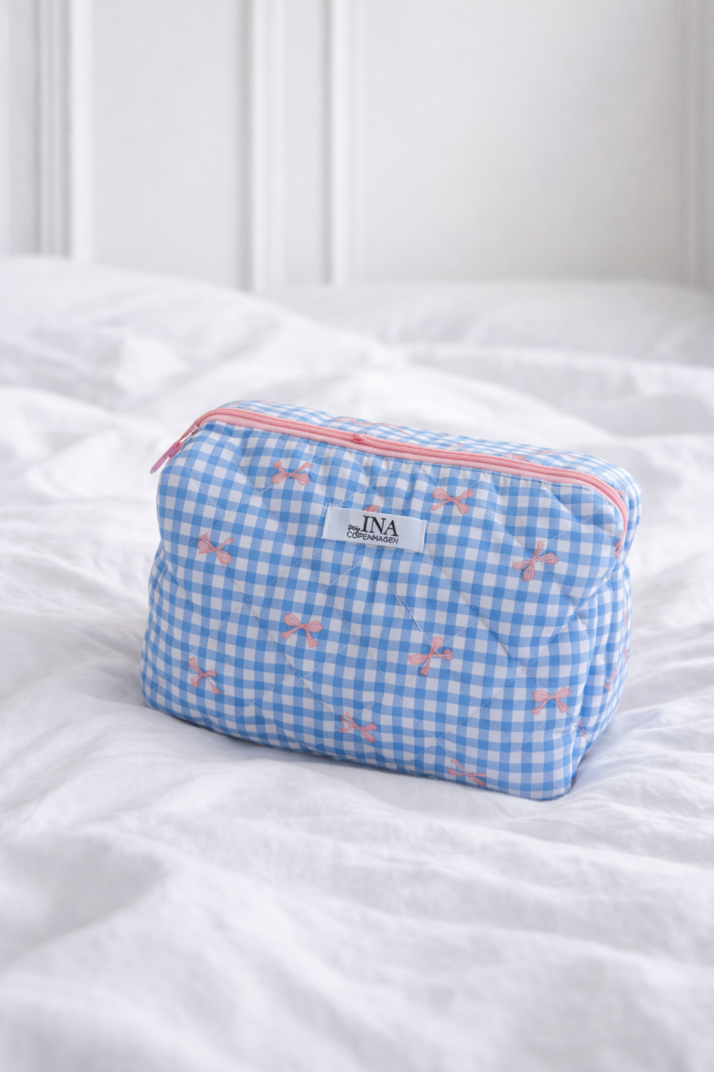 Say INA Copenhagen Makeup Veske - Medium - Blue Checks W. Bows
