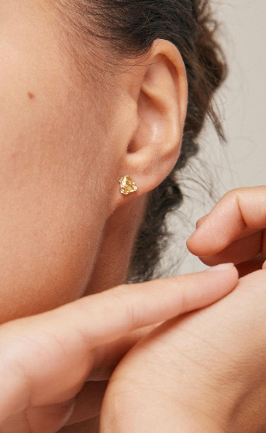 ENAMEL Copenhagen Ørering - Studs Rio - Gold Colour