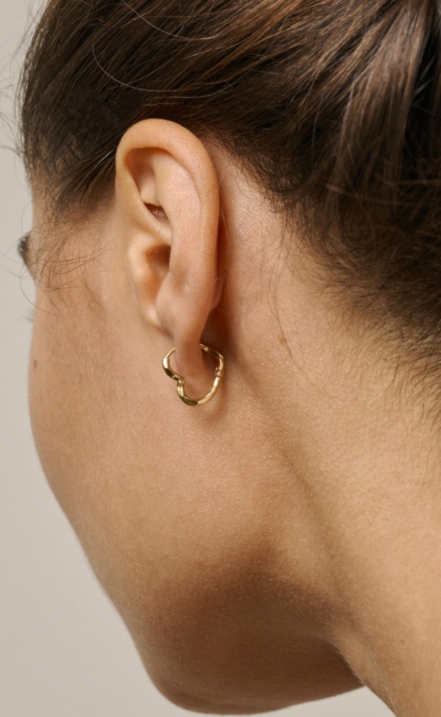 ENAMEL Copenhagen Øreringer - Organic Heart Small - Gold Colour