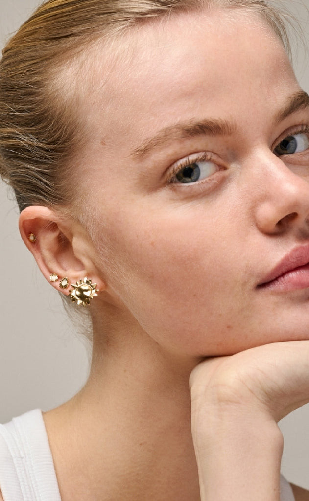 ENAMEL Copenhagen Øreringer - Studs Large Sunshine - Gold Colour