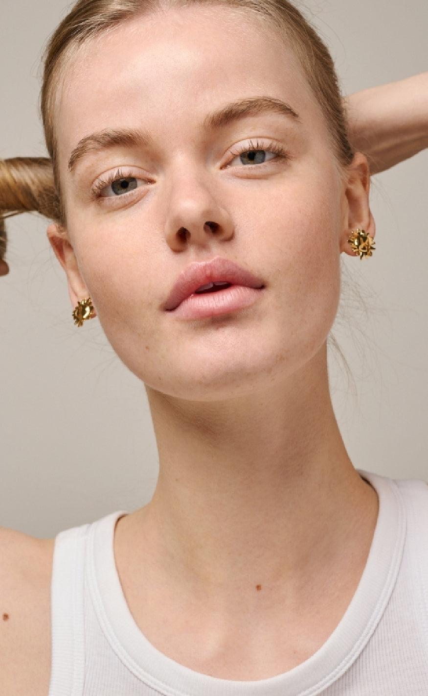 ENAMEL Copenhagen Øreringer - Studs Large Sunshine - Gold Colour