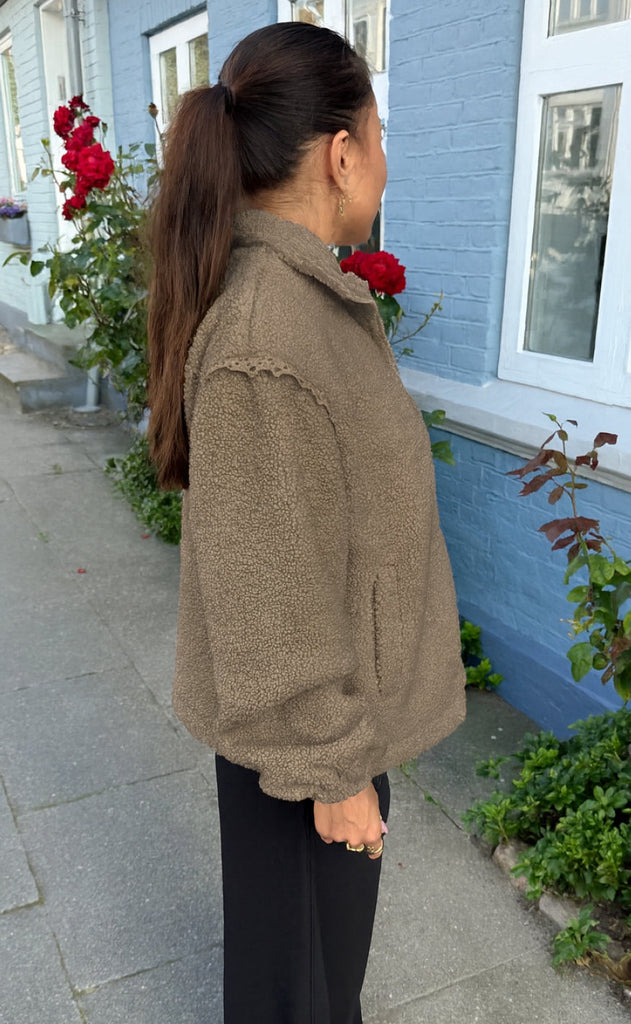 Say INA Copenhagen Fleece Jakke - Fia - Taupe