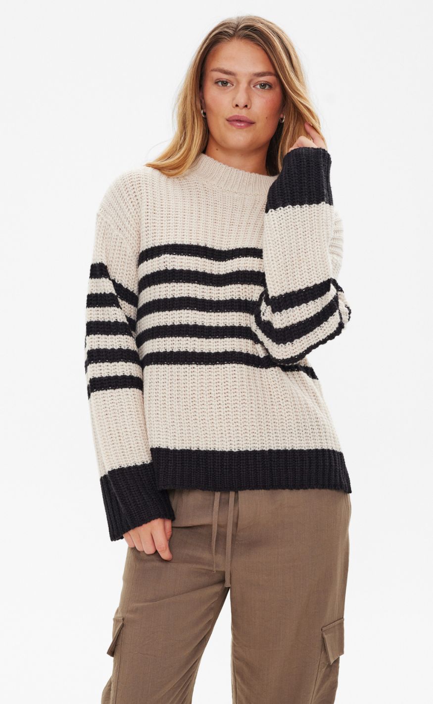 Freequent Pullover - Cox - Moonbeam W. Black