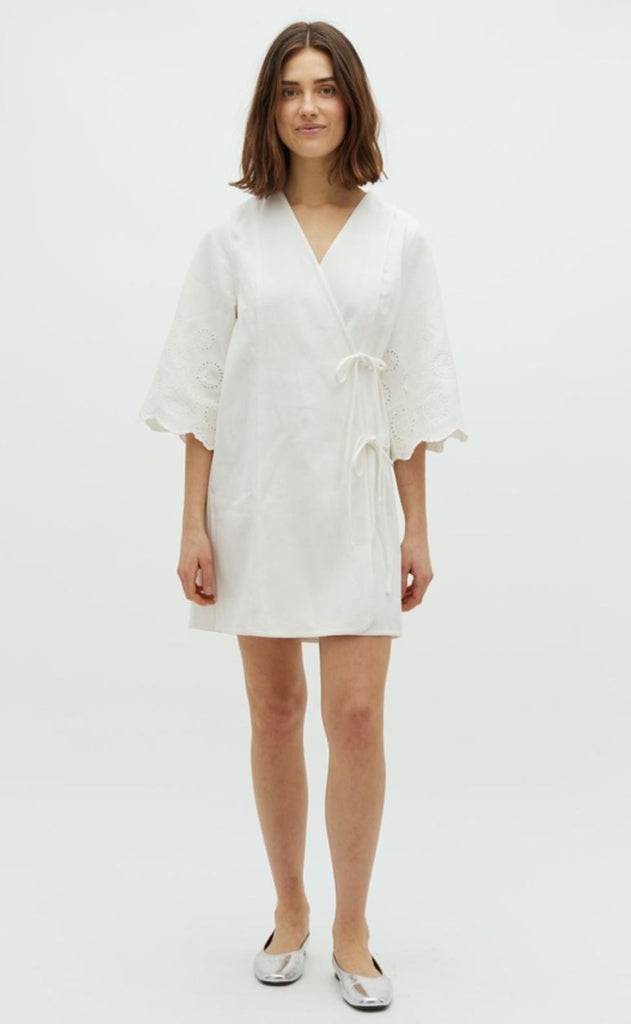 Global Funk Kjole - Antaja Scallop-G - White