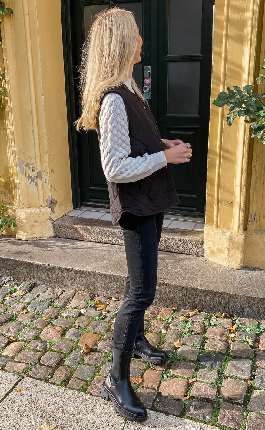 Global Funk Vest - Feeney - Black