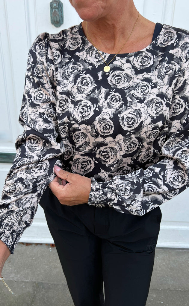 INA Copenhagen Bluse - Chili - Black Roses