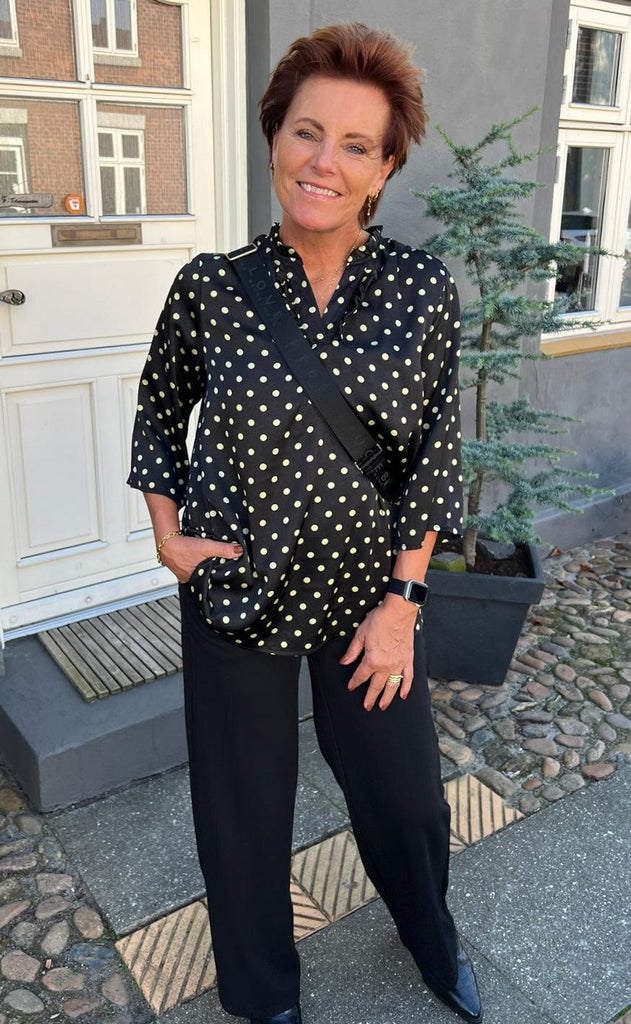 INA Copenhagen Bluse - Datia - Black W. Green Dots