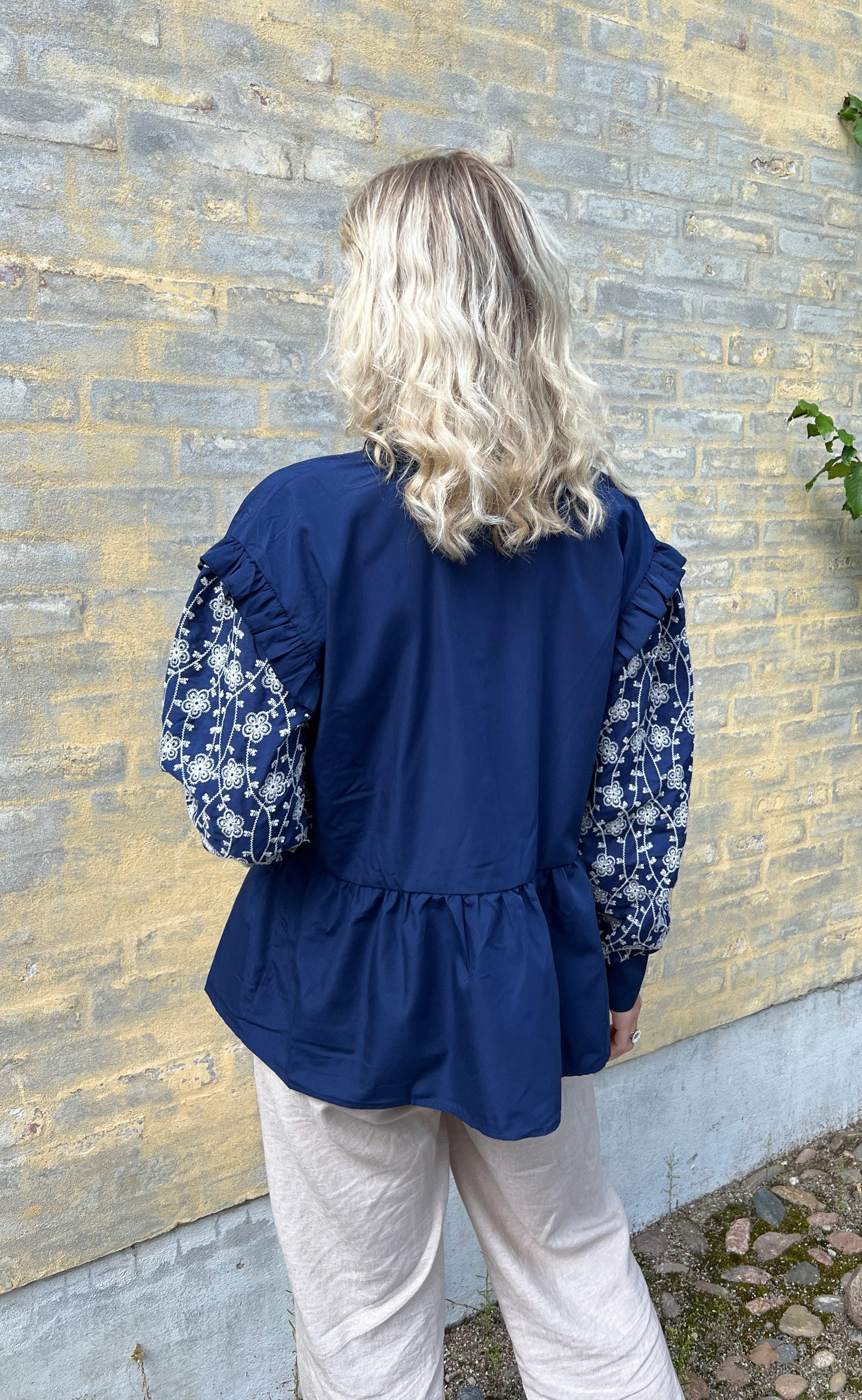 INA Copenhagen Bluse - Emily Broderi - Navy Blue / White
