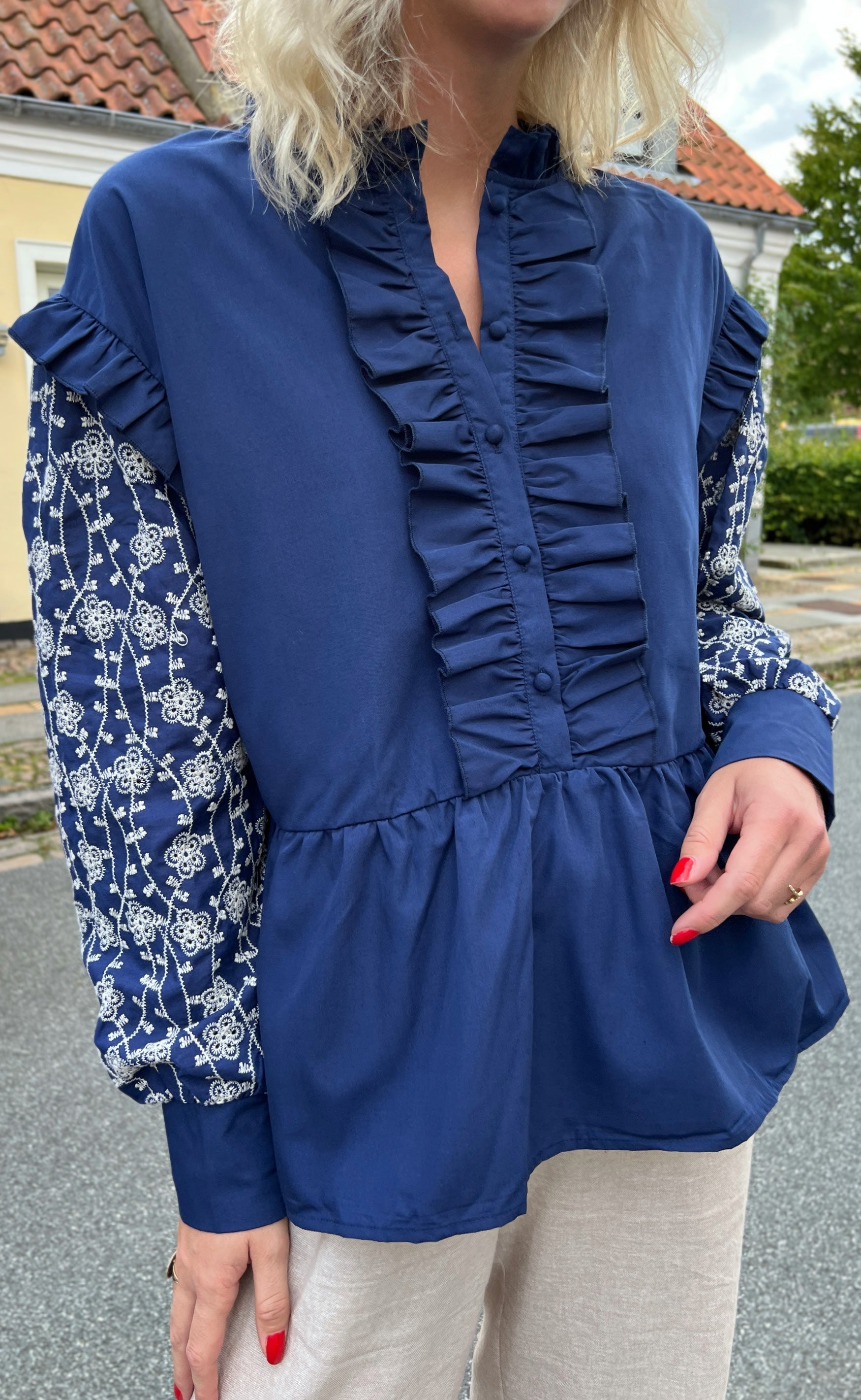 INA Copenhagen Bluse - Emily Broderi - Navy Blue / White