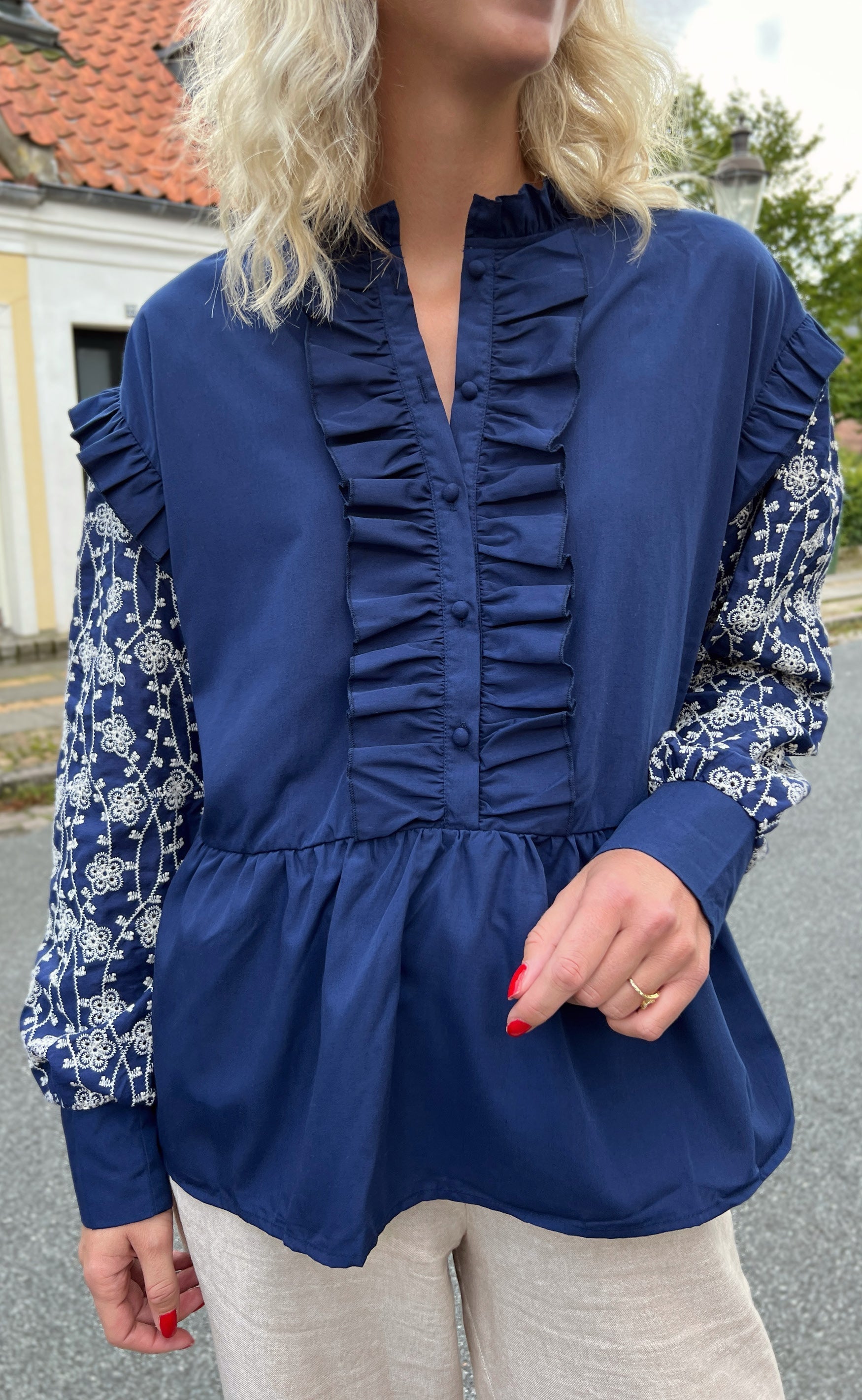 INA Copenhagen Bluse - Emily Broderi - Navy Blue / White
