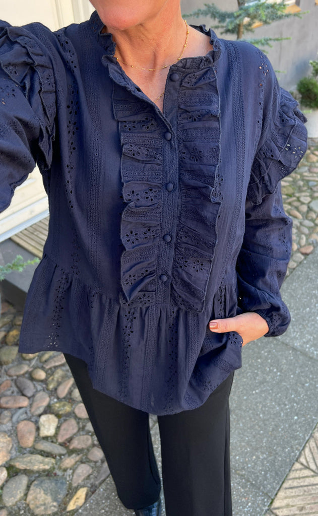 INA Copenhagen Bluse - Frida - Navy Blue Broderie Anglaise