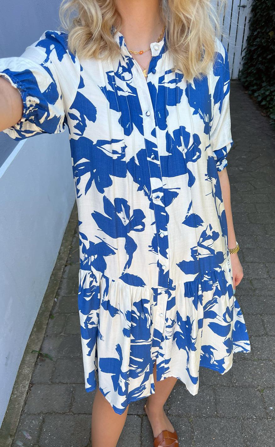 INA Copenhagen Kjole - Anja - White / Blue Flower