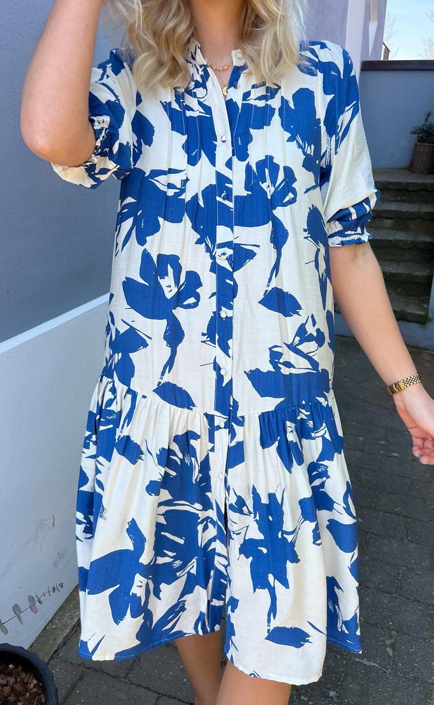 INA Copenhagen Kjole - Anja - White / Blue Flower
