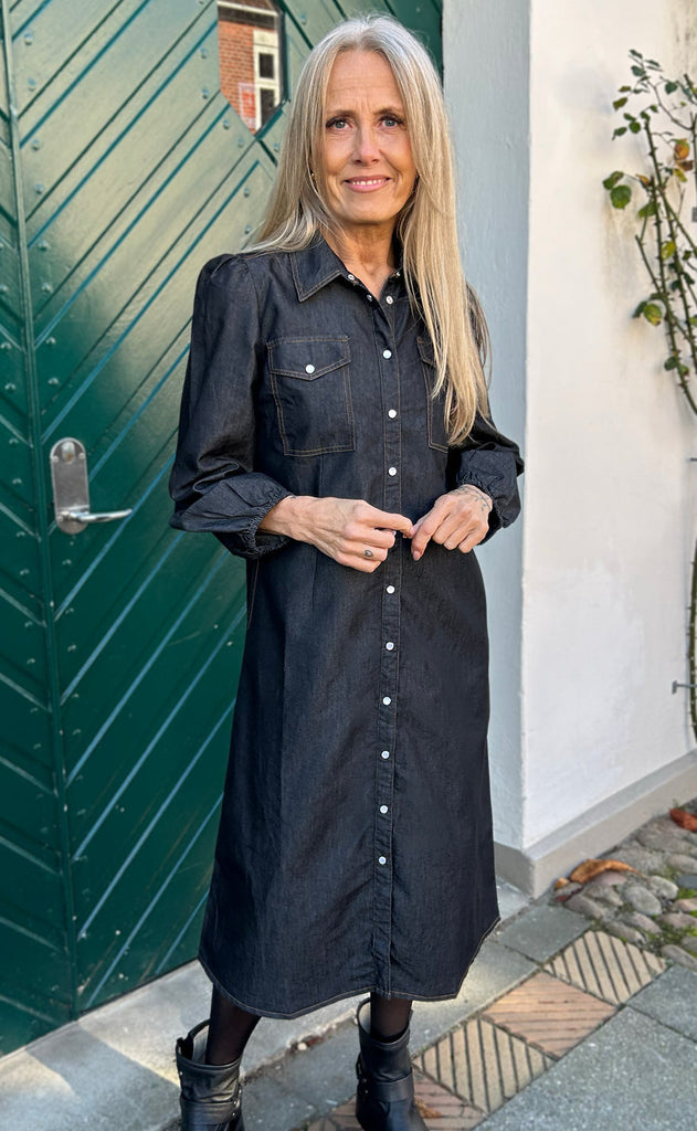 INA Copenhagen Kjole - Detia Denim - Black Denim