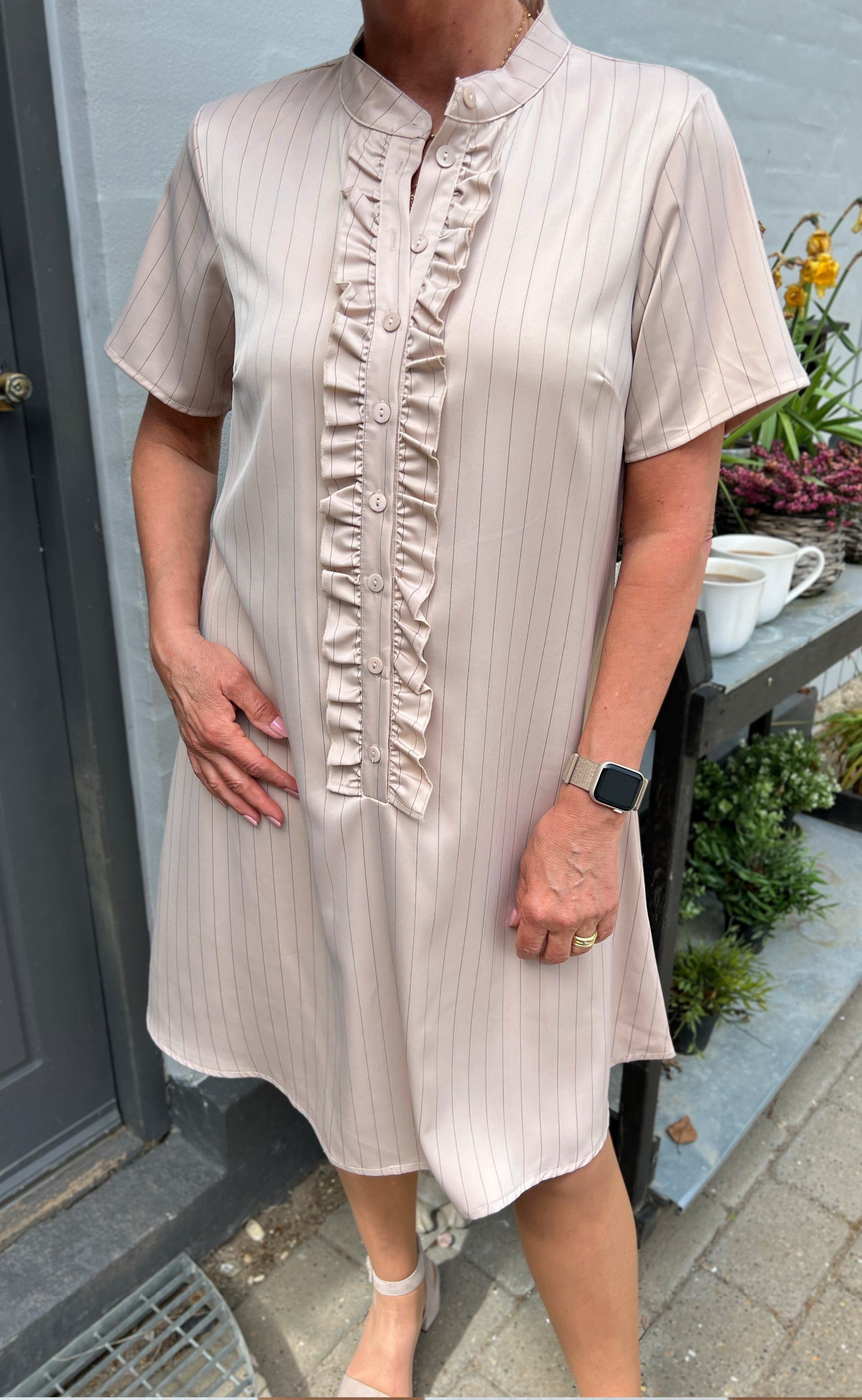 INA Copenhagen Kjole - Flora - Beige Pinstripe