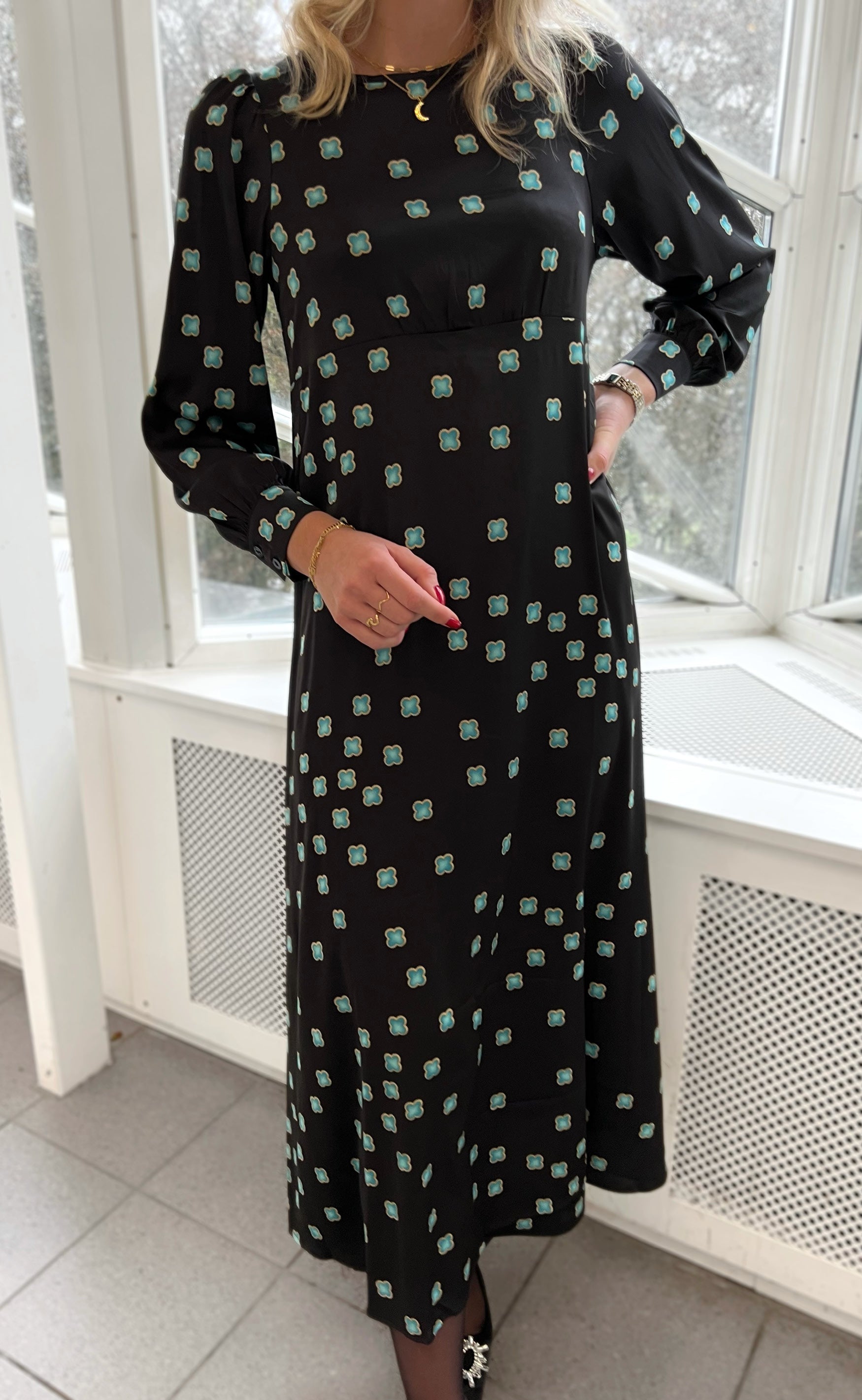 INA Copenhagen Kjole - Nova - Black/Turquoise Print
