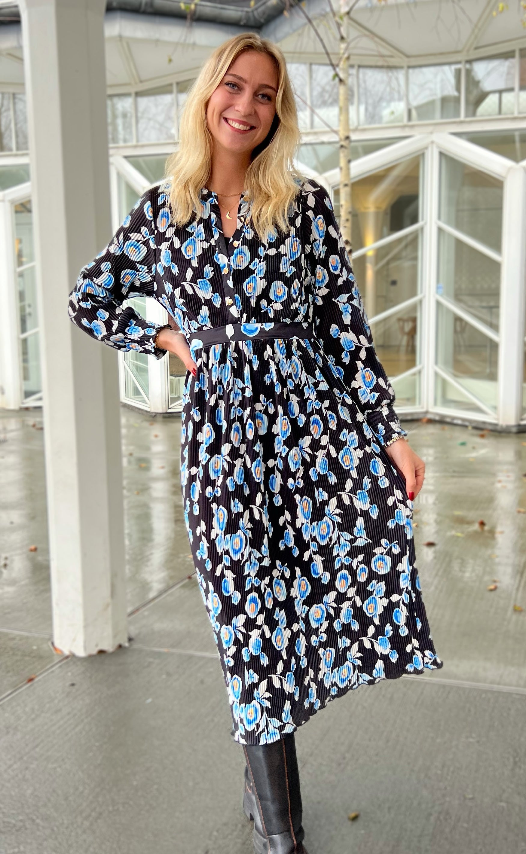 INA Copenhagen Kjole - Olivia - Black/Blue Flower