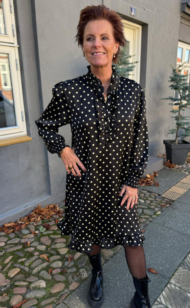 INA Copenhagen Kjole - Pia - Black W. Green Dots