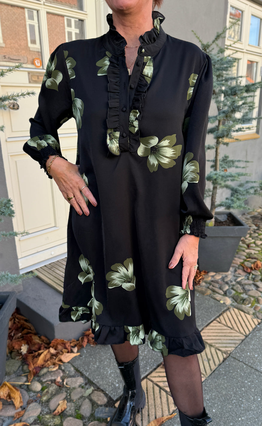 INA Copenhagen Kjole - Pia - Black W. Green Flower