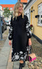 Say INA Copenhagen Kjole - Tilde Long - Black W. Emroidery