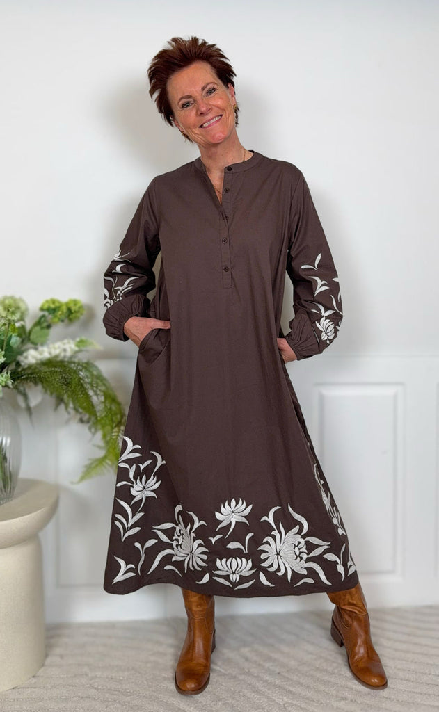 INA Copenhagen Kjole - Tilde Long - Chocolate Brown W. Embroidery