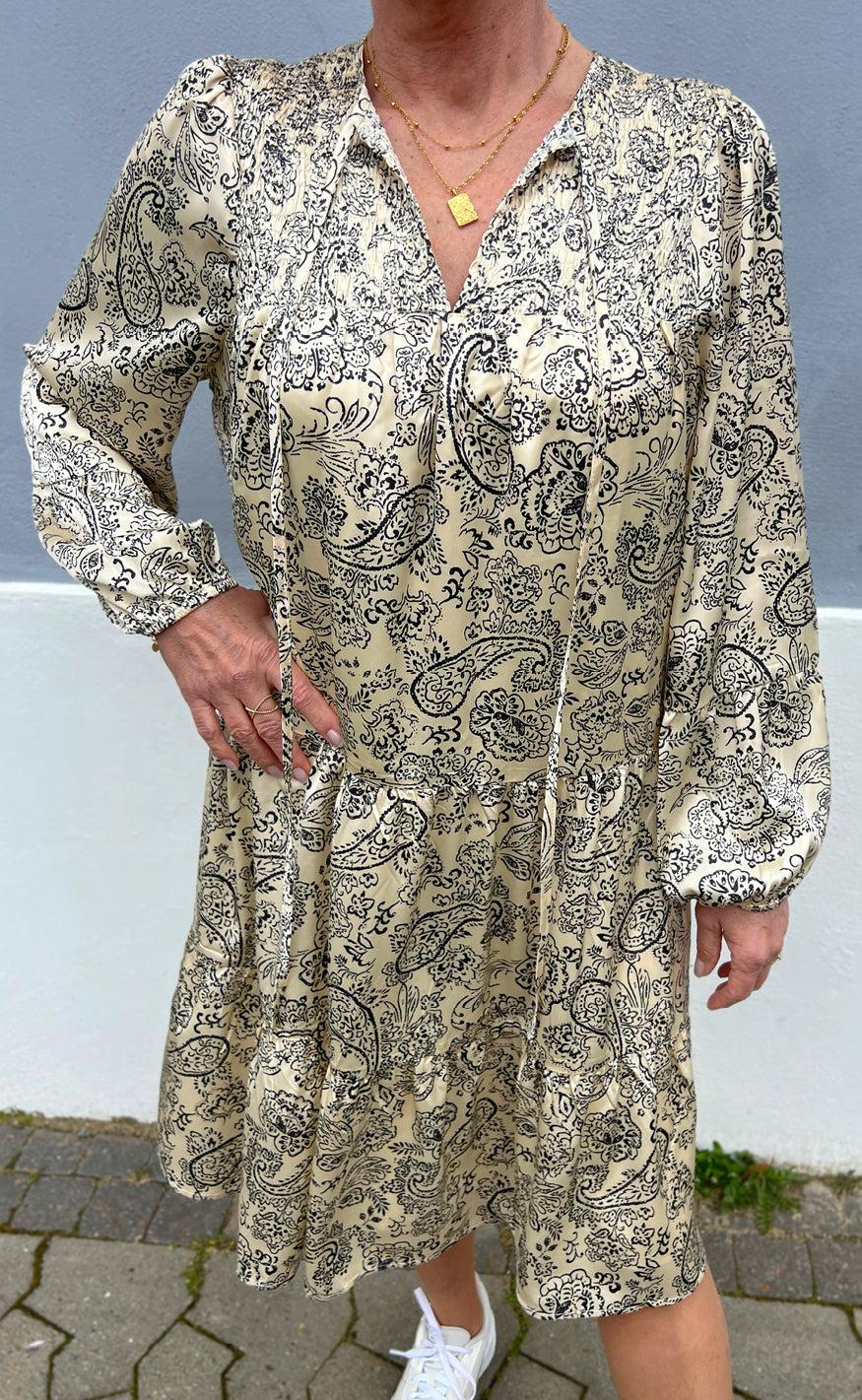INA Copenhagen Kjole - Vanessa - Creme / Black Paisley