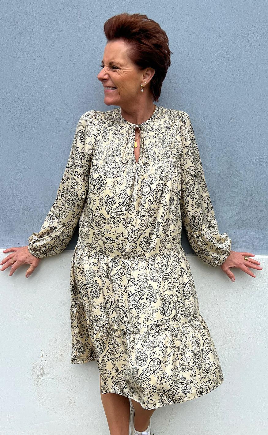 INA Copenhagen Kjole - Vanessa - Creme / Black Paisley