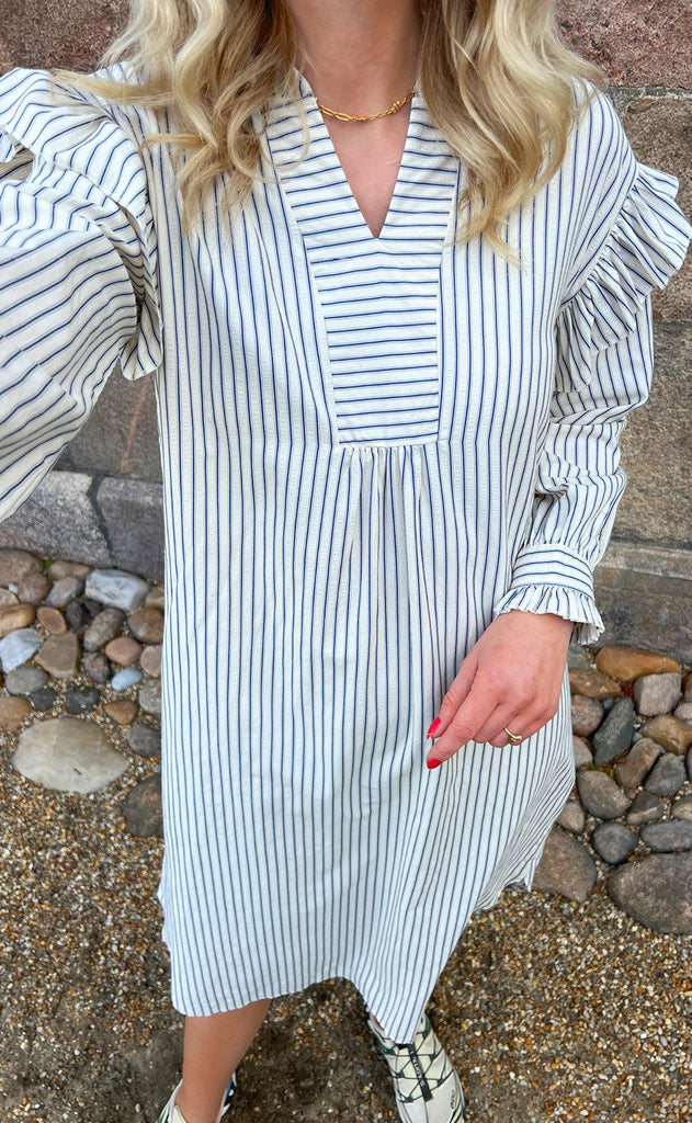 INA Copenhagen Kjole - Wilja - White/Blue Stripes