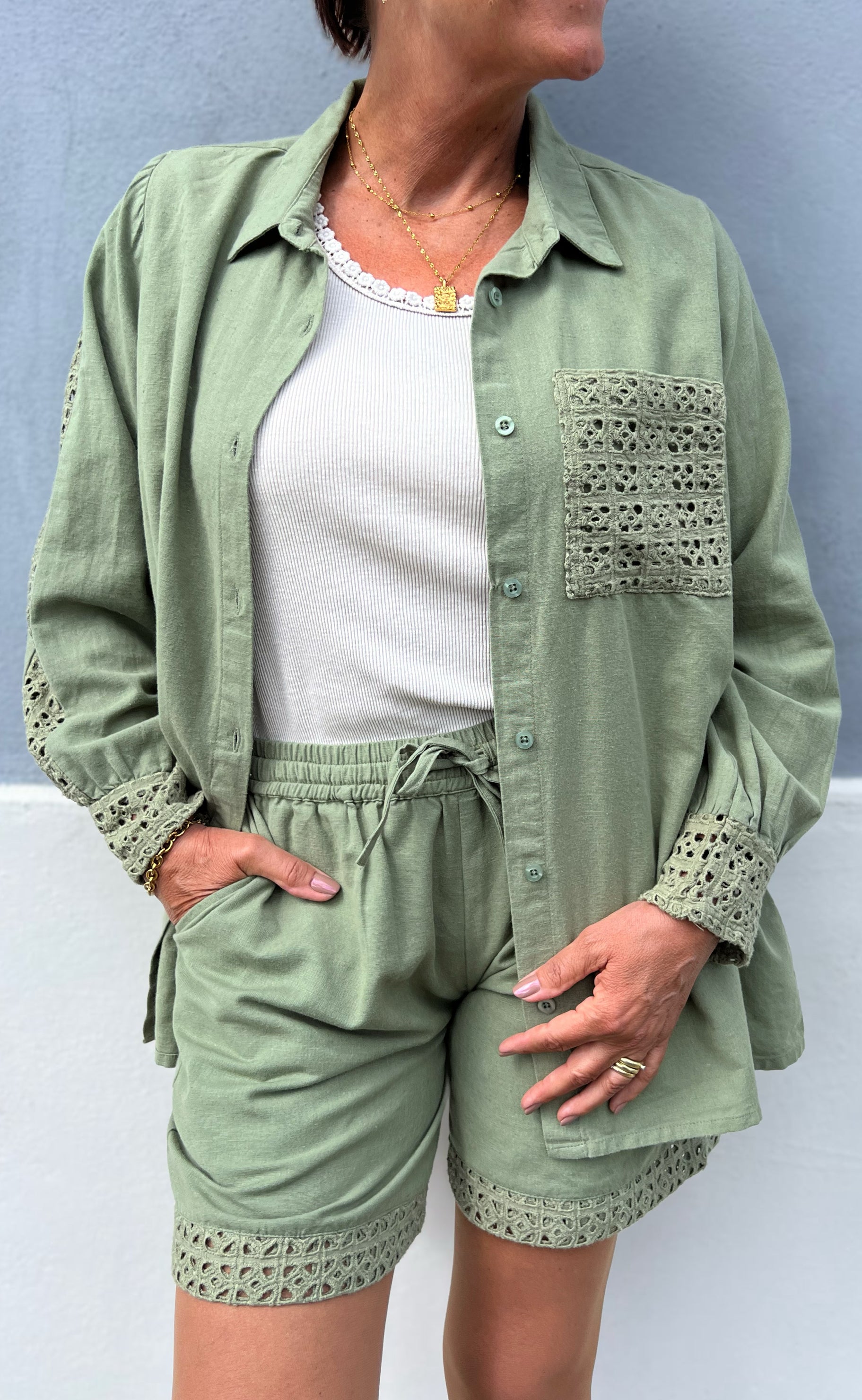 INA Copenhagen Shorts - Sandy Linen - Army Green