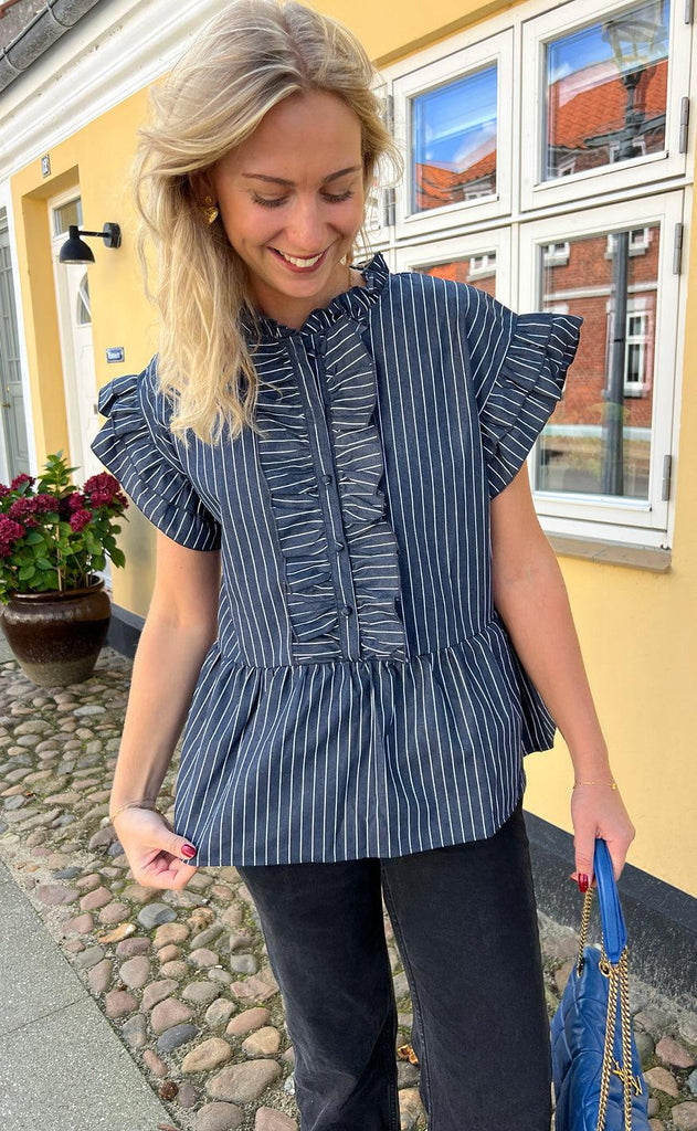 INA Copenhagen Topp - Freya - Denim Blue Pinstripe