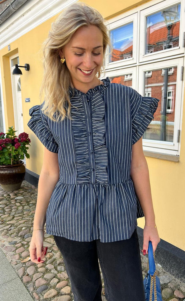 INA Copenhagen Topp - Freya - Denim Blue Pinstripe