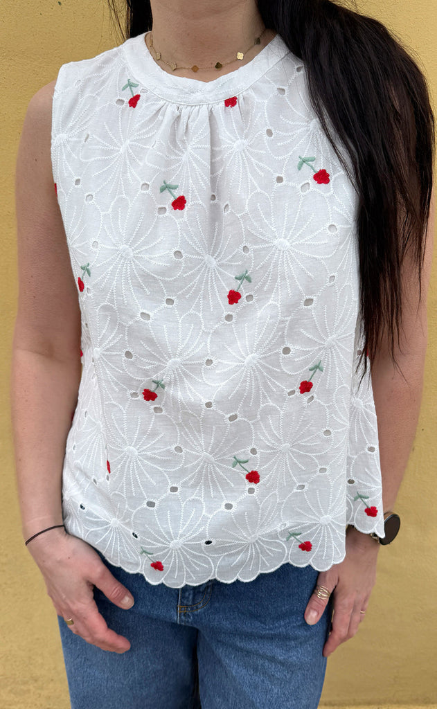 INA Copenhagen Topp - Silja - White Lace W. Embroidery Flowers