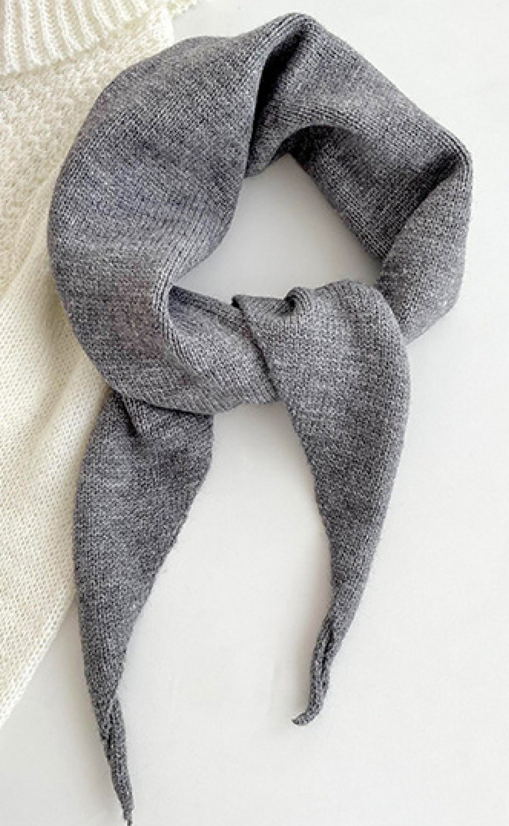 INA Copenhagen Skjerf - Sophie Triangle - Grey