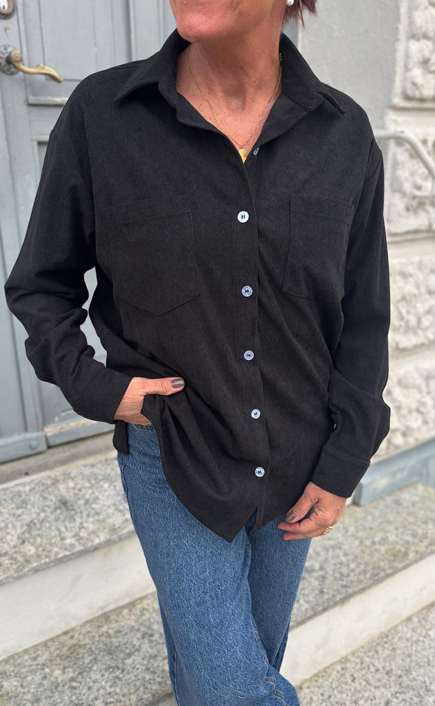 Say INA Copenhagen Skjorte - Carina - Black Corduroy