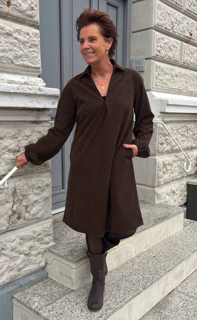 Say INA Copenhagen Kjole - Carina - Brown Corduroy