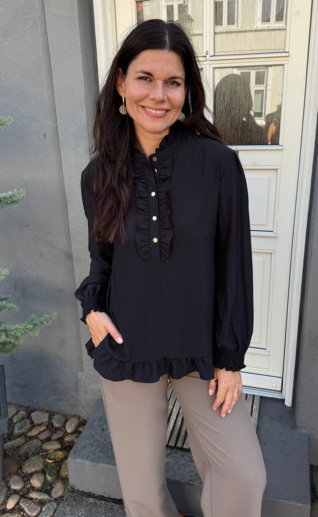Say INA Copenhagen Bluse - Pia - Black W. Gold Buttons