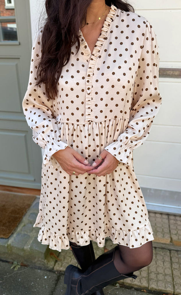 Say INA Copenhagen Kjole - Catja Short - Beige Dots