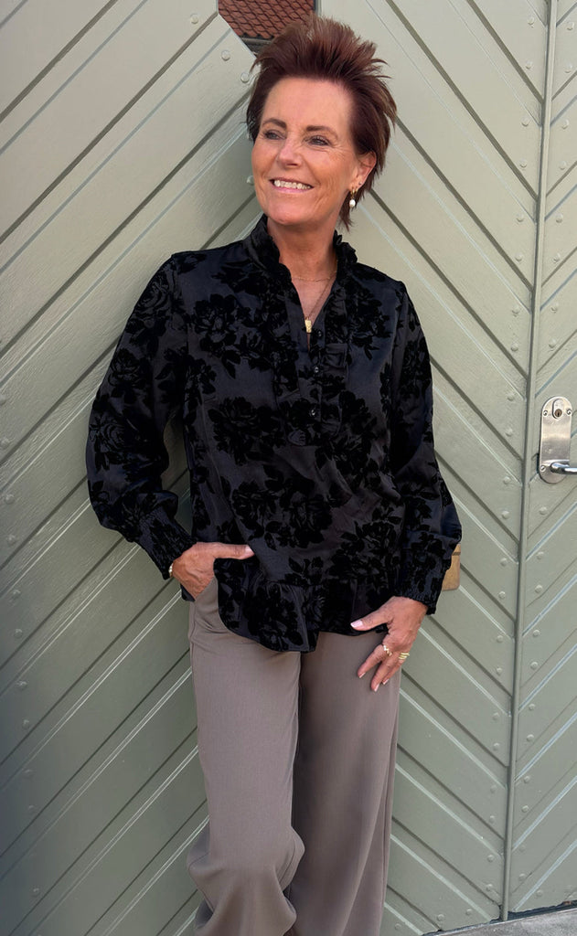 Say INA Copenhagen Bluse - Nora - Black Flowers