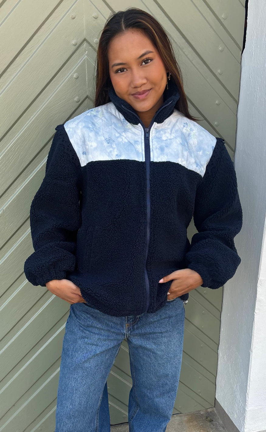Say INA Copenhagen Jakke - Fia Fleece - Navy Blue W. Blue Flowers