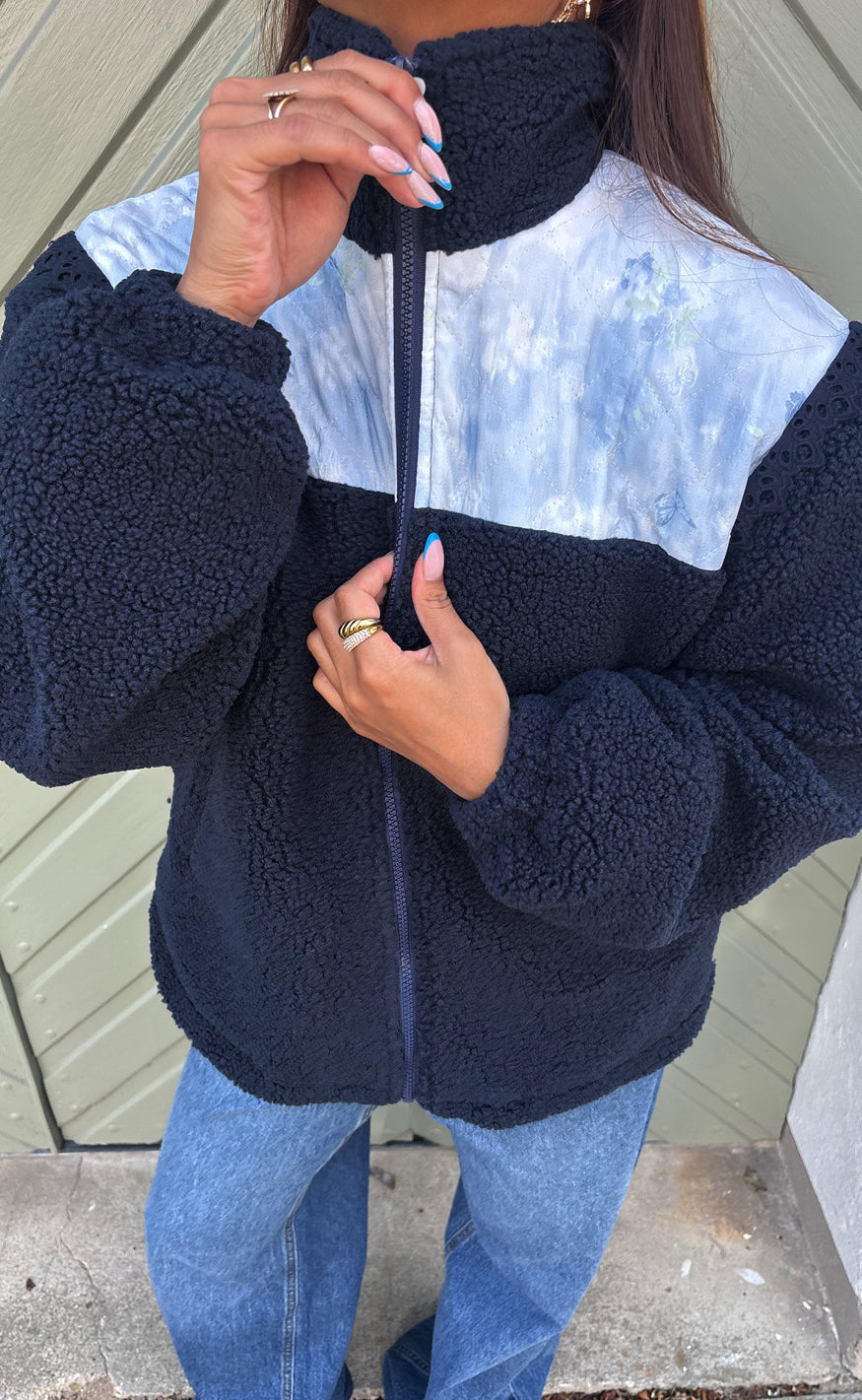 Say INA Copenhagen Jakke - Fia Fleece - Navy Blue W. Blue Flowers