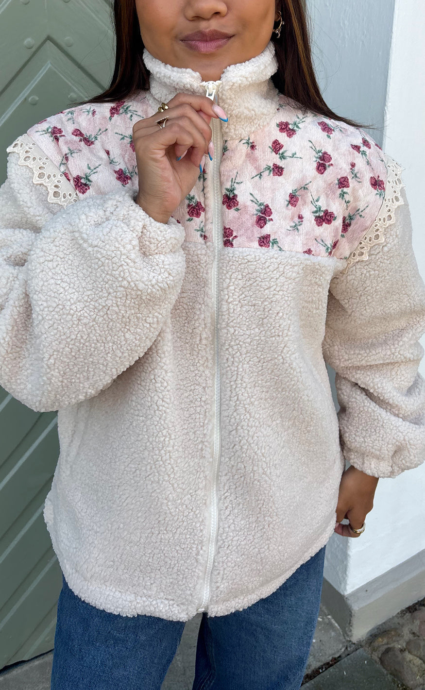 Say INA Copenhagen Jakke - Fia Fleece - Off White W. Pink Flowers