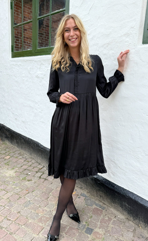 Say INA Copenhagen Kjole - Catja - Black Satin