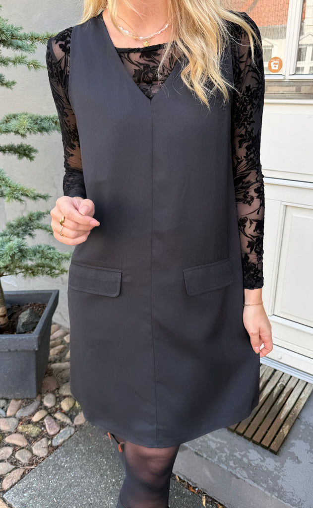 Say INA Copenhagen Kjole - Jessi Spencer - Black