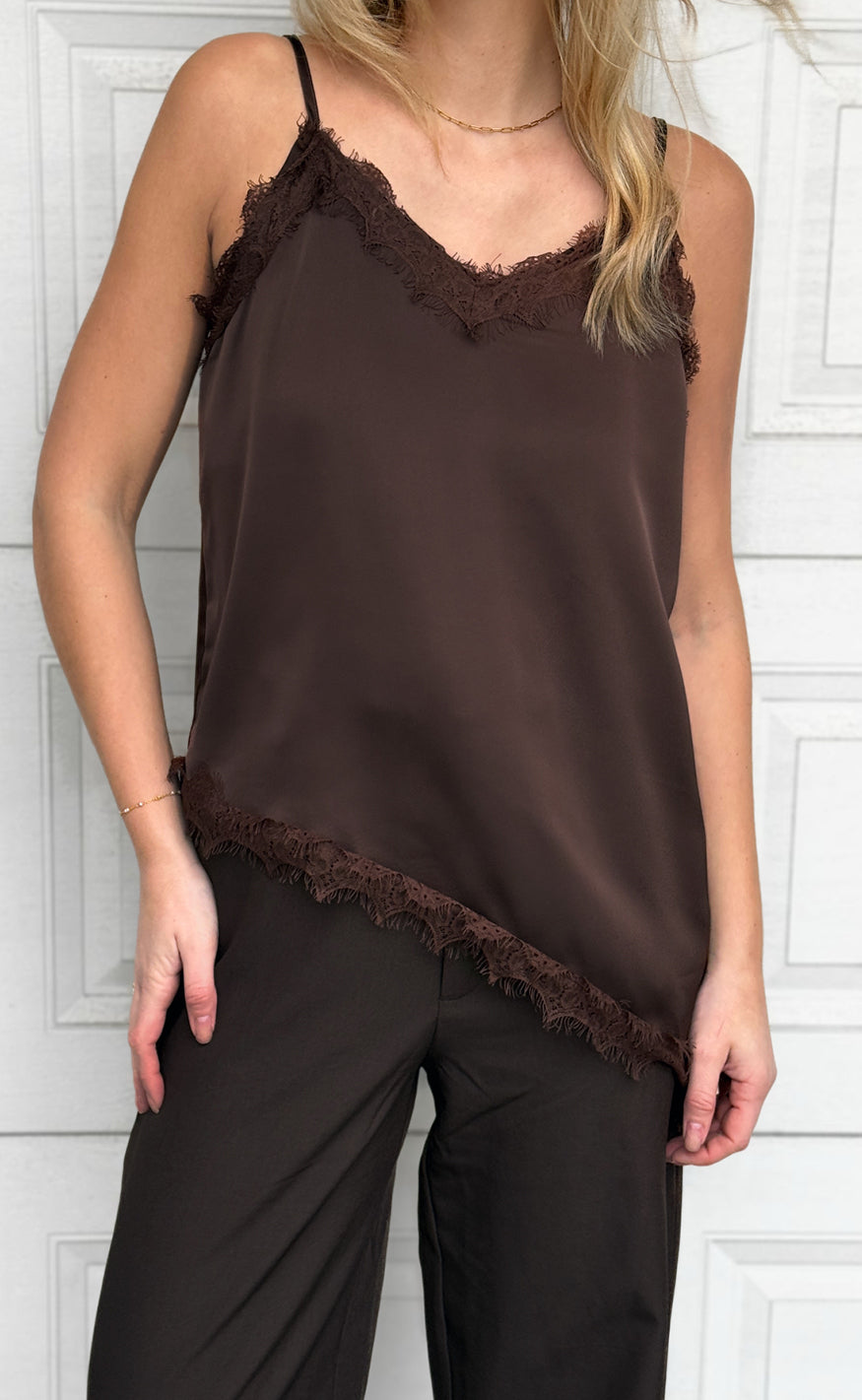 Say INA Copenhagen Topp - Lavi Lace - Dark Brown Satin